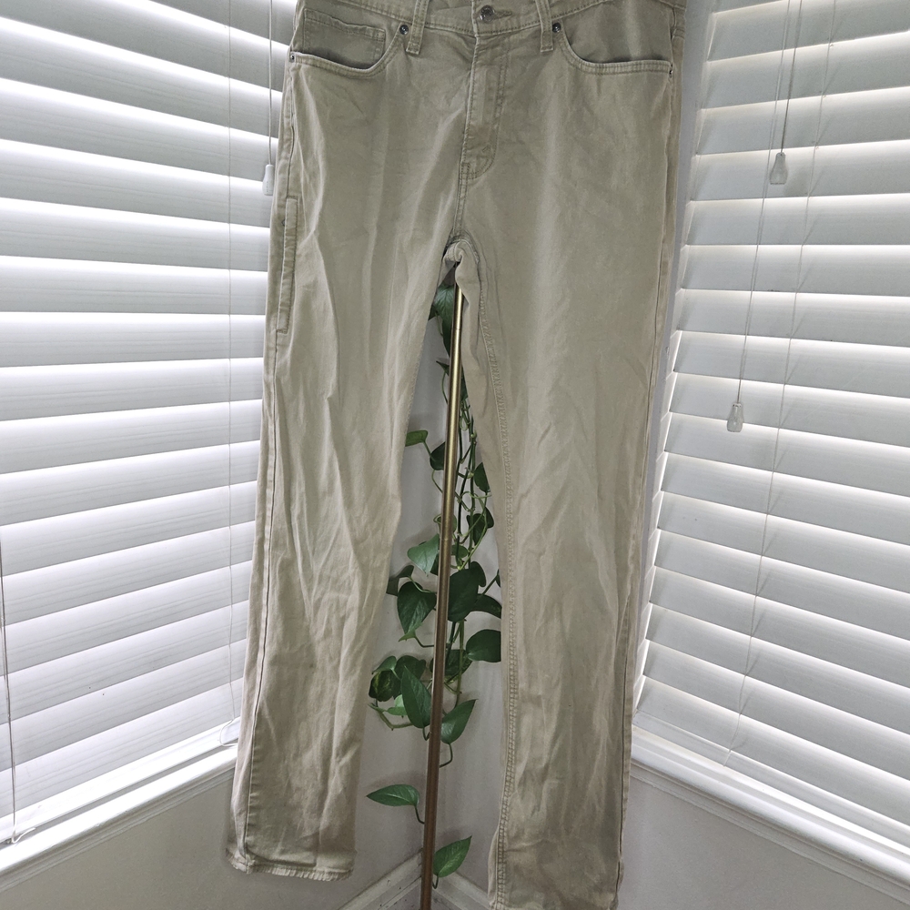 Levis Men's Beige Athletic Fit Jeans